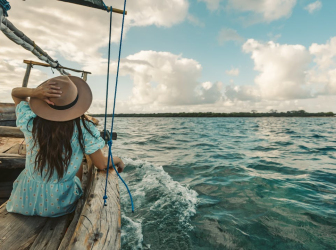 Navegamos de costas para o futuro